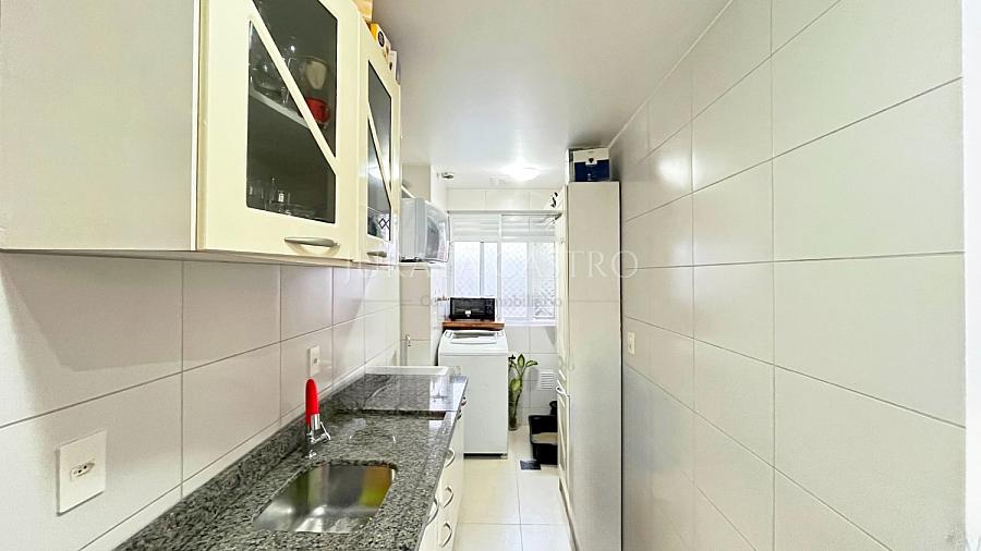 Apto 3 D, 1 Su�te, Elevador e vaga de garagem. 10