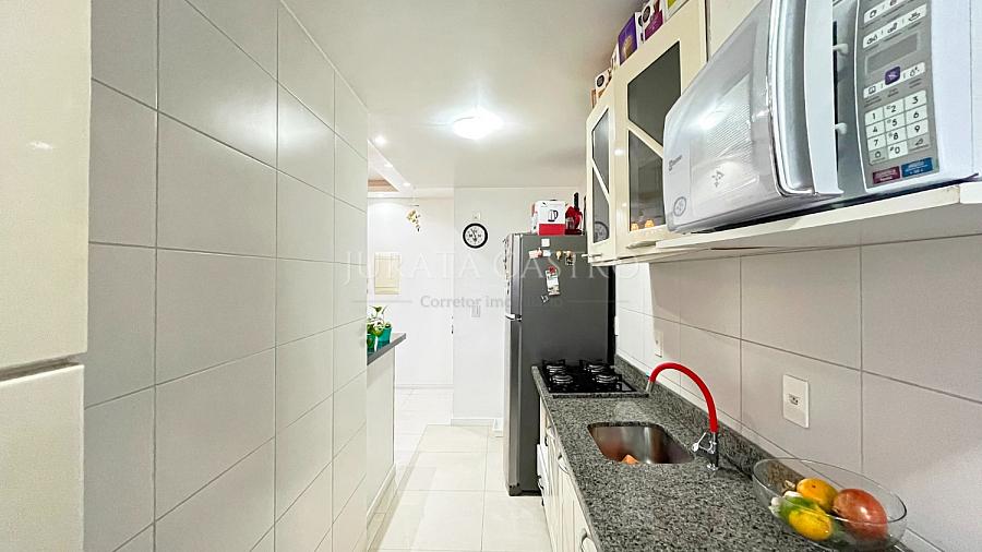 Apto 3 D, 1 Su�te, Elevador e vaga de garagem. 11