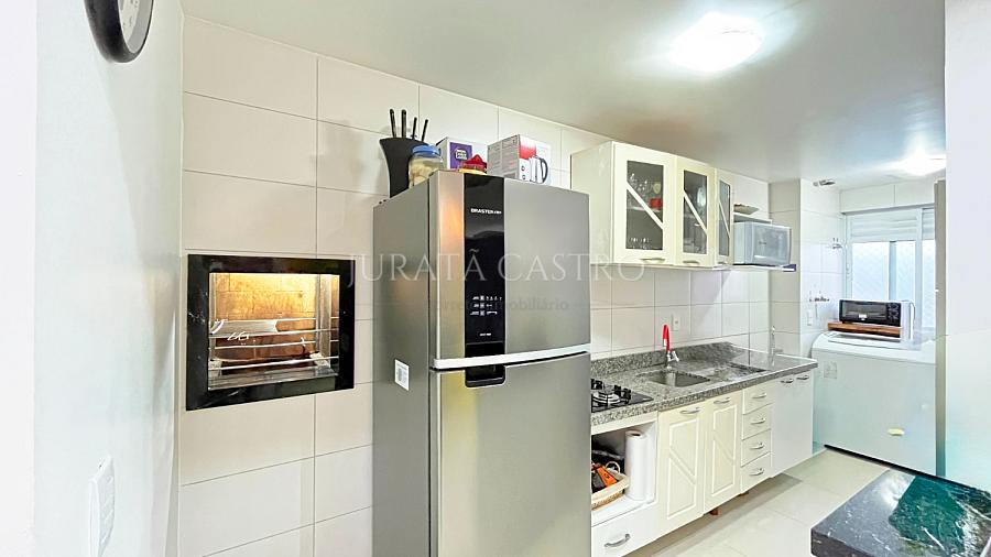 Apto 3 D, 1 Su�te, Elevador e vaga de garagem. 12