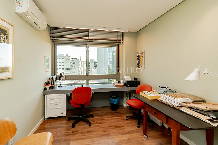 Apto 3 D, 3 Su�tes, Elevador e  3 vagas de garagem. 24
