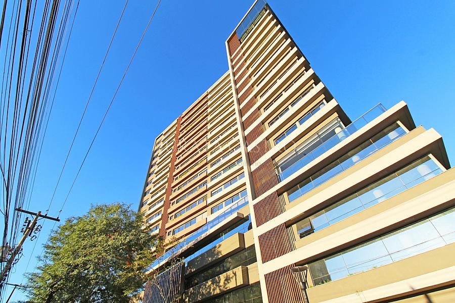 Apto 3 D, 3 Su�tes, Elevador e  3 vagas de garagem. 52
