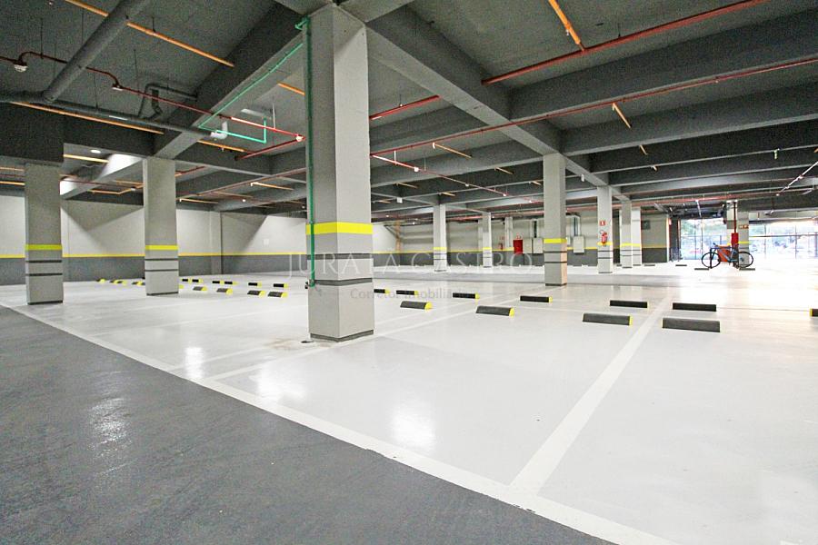 Apto 3 D, 3 Su�tes, Elevador e  3 vagas de garagem. 64