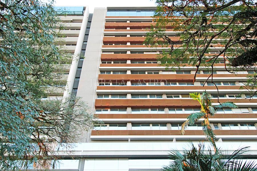 Apto 3 D, 3 Su�tes, Elevador e  3 vagas de garagem. 65