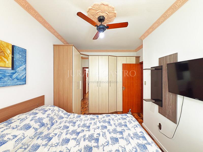 Apto 3 D, 1 su�te, t�rreo, sem vaga de garagem e com �tio. 12
