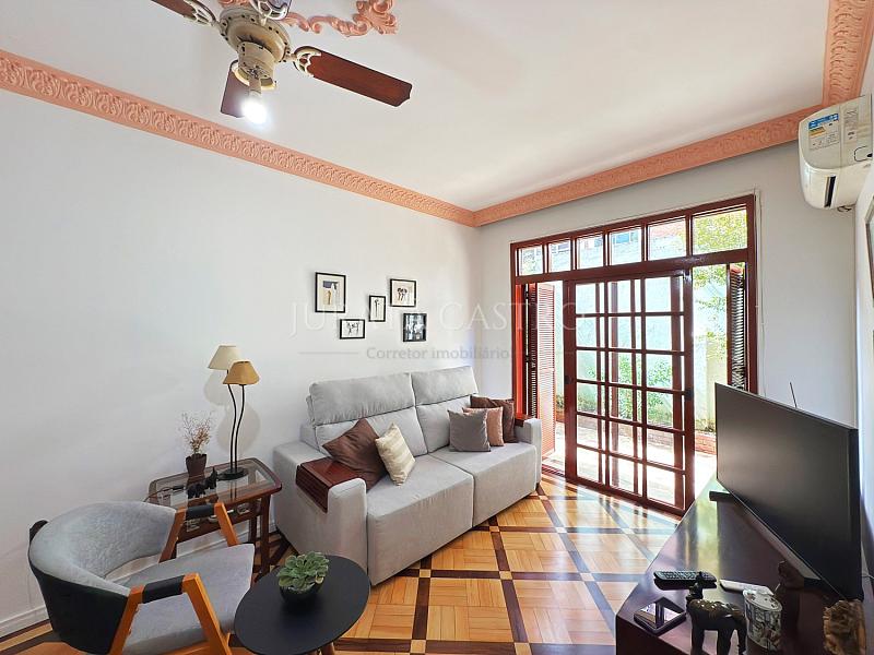 Apto 3 D, 1 su�te, t�rreo, sem vaga de garagem e com �tio. 23