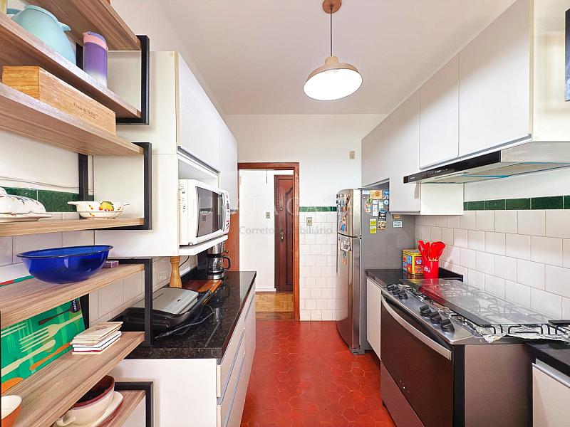 Apto 3 D, 1 su�te, t�rreo, sem vaga de garagem e com �tio. 8