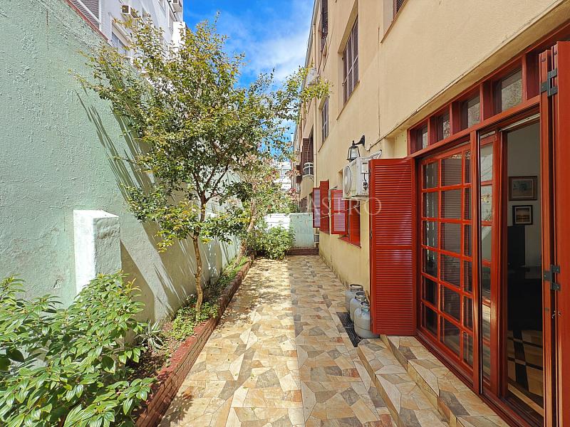 Apto 3 D, 1 su�te, t�rreo, sem vaga de garagem e com �tio. 32