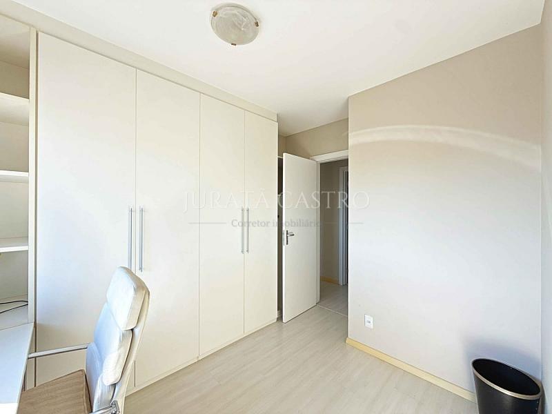 Apto 3 D, 1 Su�te, Elevador e vaga de garagem. 20