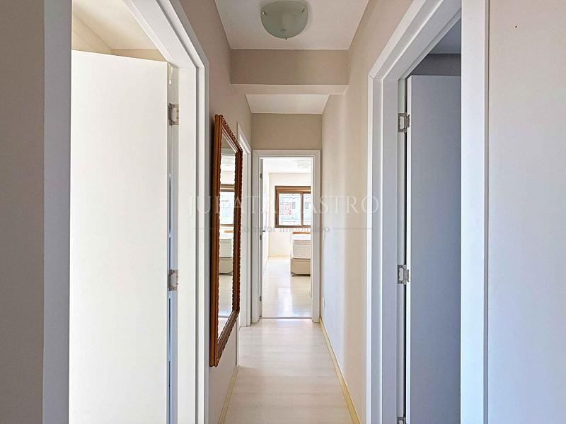 Apto 3 D, 1 Su�te, Elevador e vaga de garagem. 24