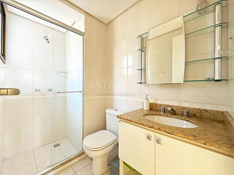 Apto 3 D, 1 Su�te, Elevador e vaga de garagem. 25