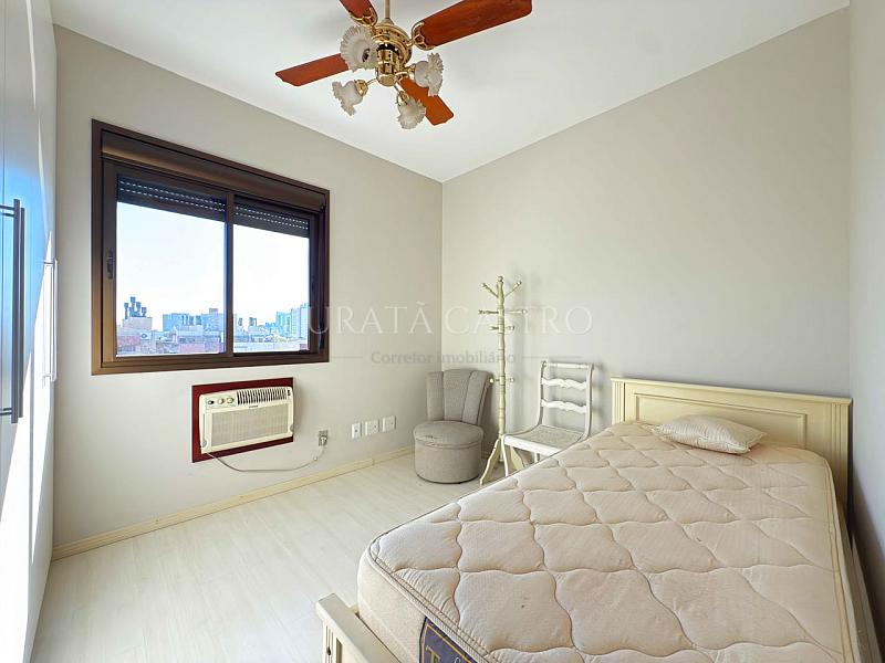 Apto 3 D, 1 Su�te, Elevador e vaga de garagem. 35