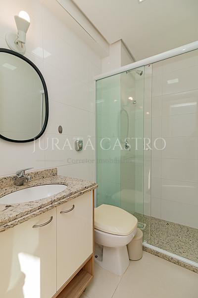 Apto 3 D, 1 Su�te, Elevador e vaga de garagem. 26