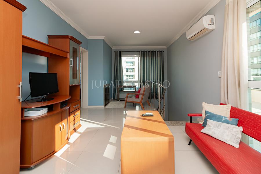 Apto 3 D, 1 Su�te, Elevador e vaga de garagem. 35