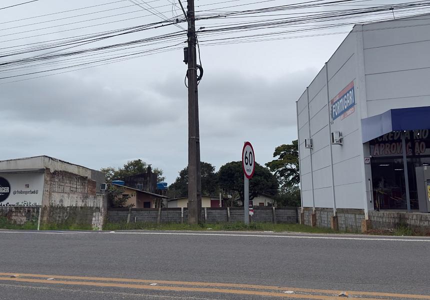 TERRENO em S�o Francisco do Sul - SC