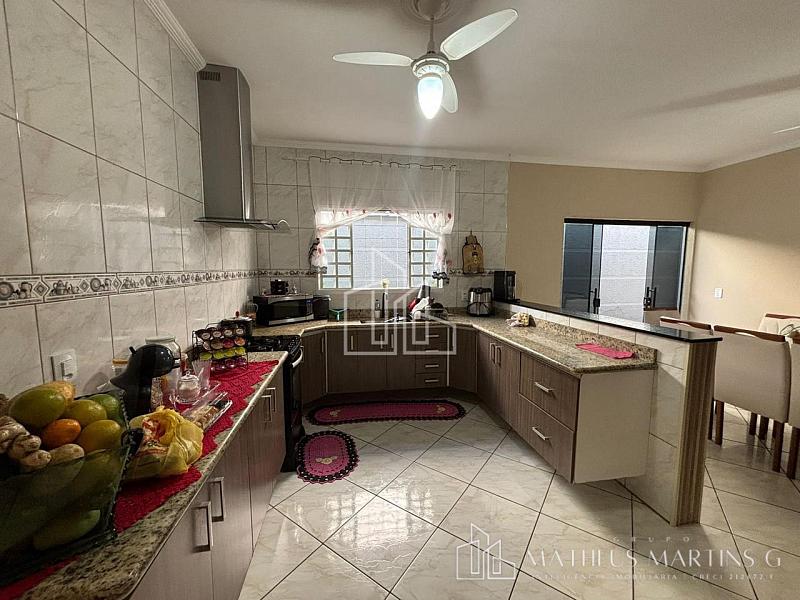 EXCELENTE CASA A VENDA  COM 3 DORMITORIOS — foto 5
