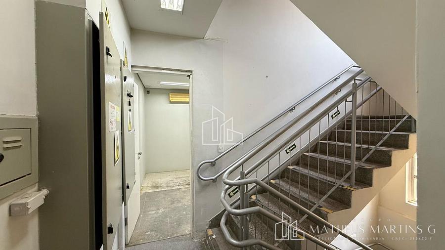 Prédio comercial no centro da cidade! — foto 19