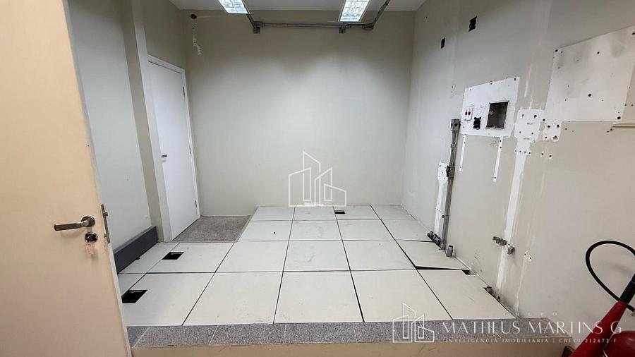 Prédio comercial no centro da cidade! — foto 24