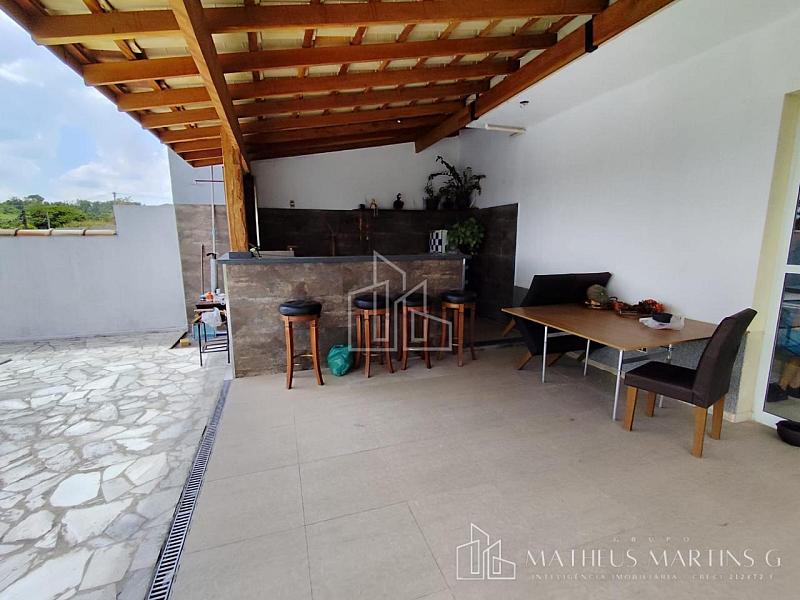 Uma casa que une a força da modernidade e o refinamento do rústico, trazendo a leveza do interior e a segurança que sua família precisa! — foto 5