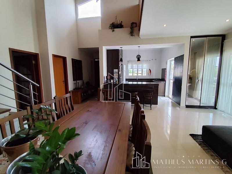 Uma casa que une a força da modernidade e o refinamento do rústico, trazendo a leveza do interior e a segurança que sua família precisa! — foto 7