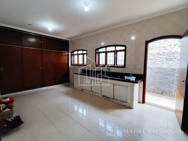 ✨ Casa em bairro tranquilo e a 4 minutos do centro para quem preza por praticidade e comodidade ‼️ — foto 6