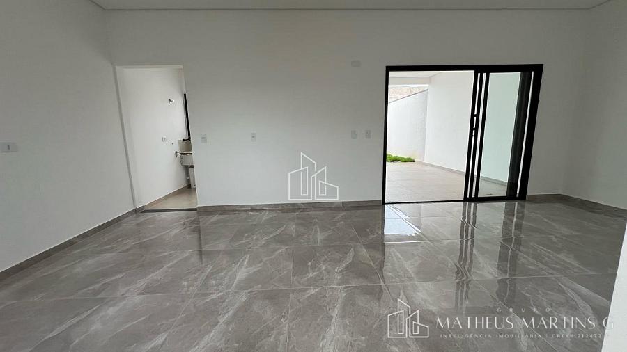 Encante-se: Linda Casa 2 Quartos com Quintal Amplo em Vila Martins II! — foto 5