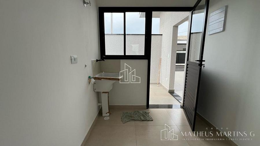 Encante-se: Linda Casa 2 Quartos com Quintal Amplo em Vila Martins II! — foto 8