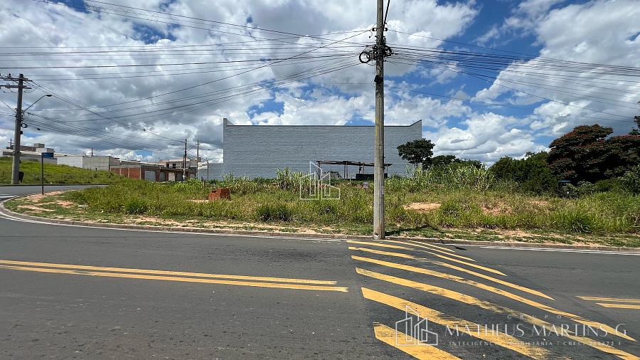 Belíssimo Terreno de esquina Plano no bairro Vila Martins!! — foto 6