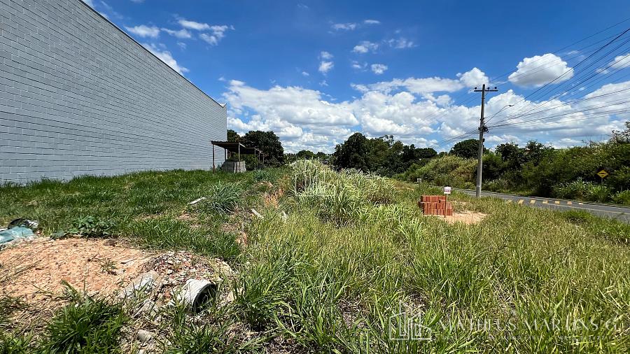 Belíssimo Terreno de esquina Plano no bairro Vila Martins!! — foto 3