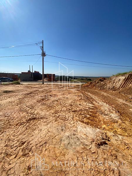 Terreno de 200 m² com excelente topografia e pronto para construir — foto 2