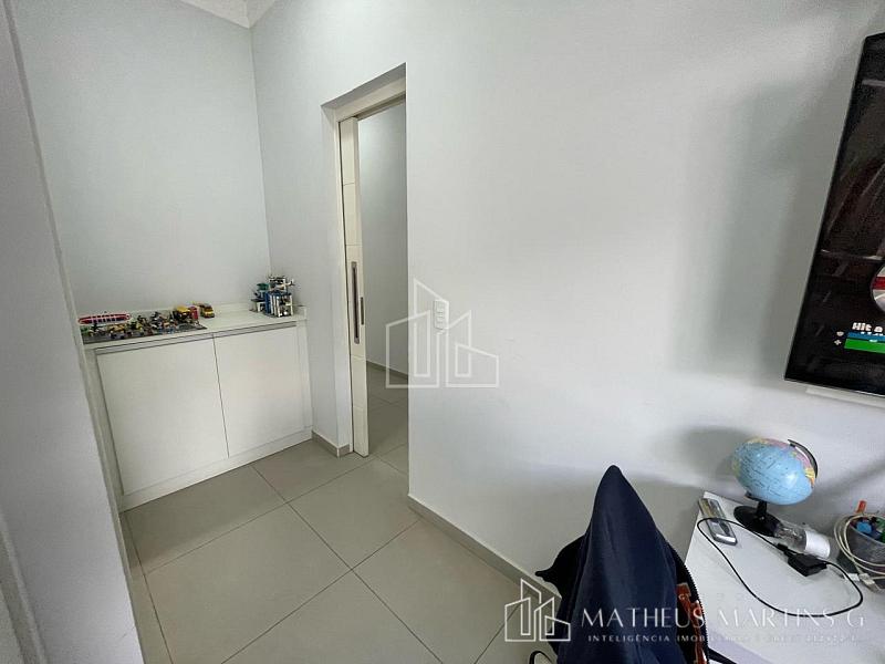 Viva o Sonho de Uma Vida Exclusiva em Condomínio Fechado — foto 43