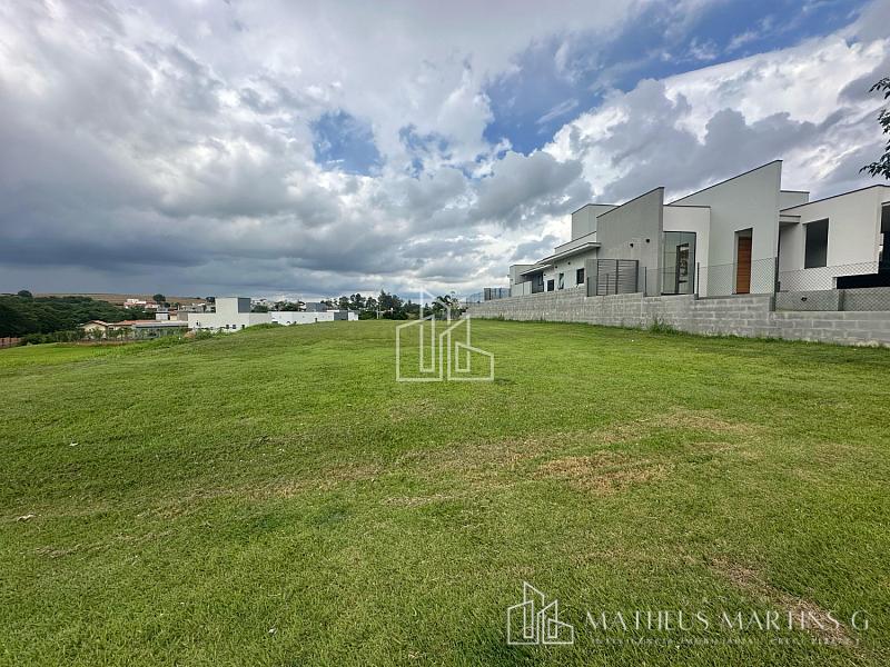 Terreno à Venda em Condomínio Fechado: Segurança e Privacidade — foto 2