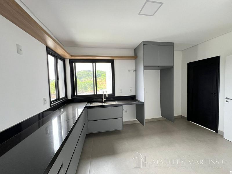 Conforto e Segurança para Sua Família: Casa à Venda em Condomínio Exclusivo — foto 5