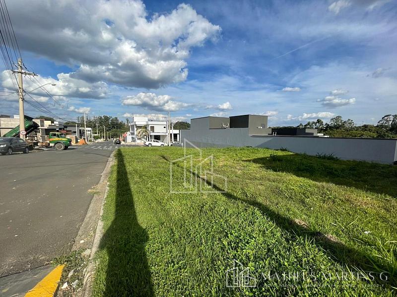 Terreno de esquina a venda em Condomínio! — foto 2