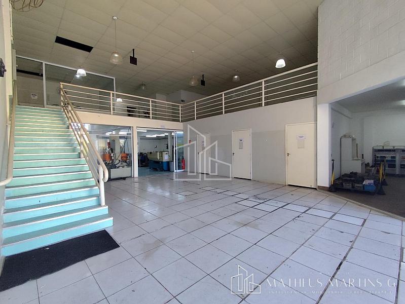 Excelente Galpão a venda no bairro Jardim Celani — foto 2