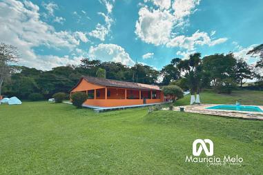 Chácara à venda em Salesópolis com 10.000 m², lago, casa 4 dormitórios e escritura