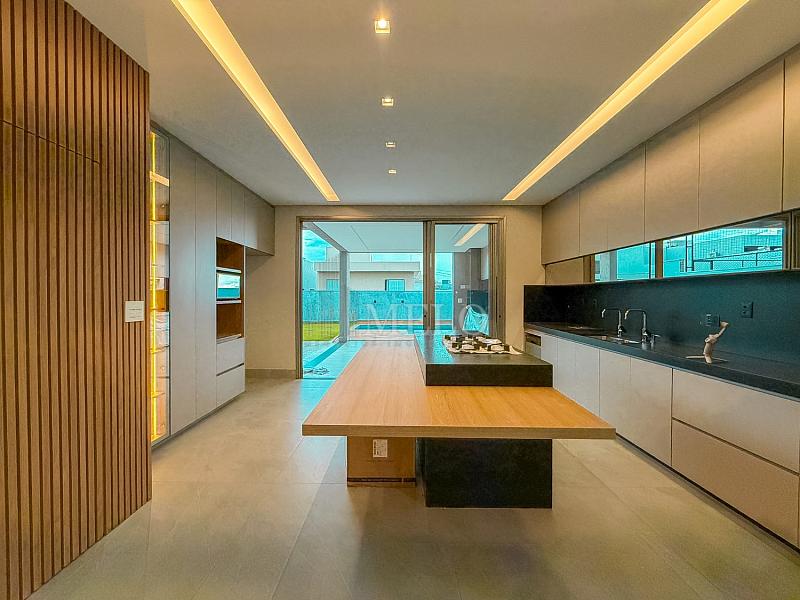 Belíssima Casa à Venda no Gran Park por R$2.690.000,00 — foto 9