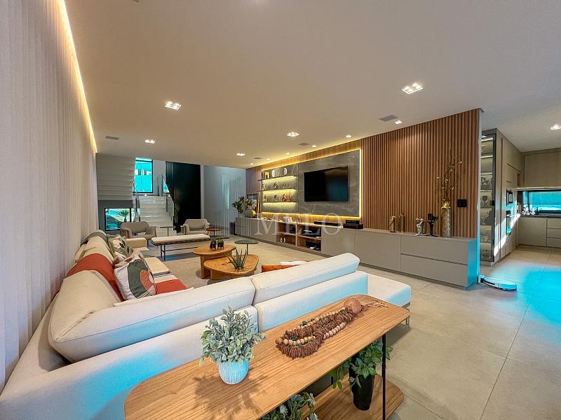 CASA DE ALTO PADR�O � VENDA | VISTA DEFINITIVA PARA A MATA ALPHAVILLE VESPASIANO 31