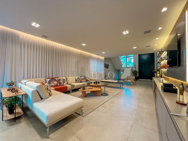 CASA DE ALTO PADR�O � VENDA | VISTA DEFINITIVA PARA A MATA ALPHAVILLE VESPASIANO 32