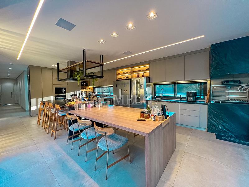 CASA DE ALTO PADR�O � VENDA | VISTA DEFINITIVA PARA A MATA ALPHAVILLE VESPASIANO 42