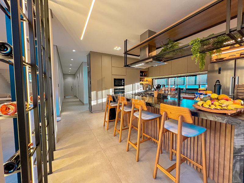 CASA DE ALTO PADR�O � VENDA | VISTA DEFINITIVA PARA A MATA ALPHAVILLE VESPASIANO 44