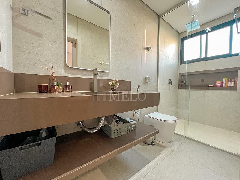 CASA DE ALTO PADR�O � VENDA | VISTA DEFINITIVA PARA A MATA ALPHAVILLE VESPASIANO 49