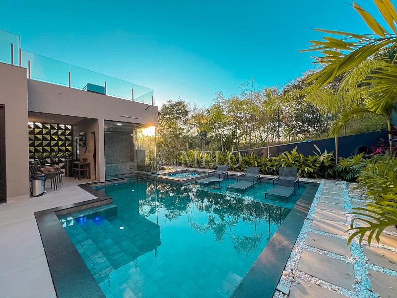 CASA DE ALTO PADR�O � VENDA | VISTA DEFINITIVA PARA A MATA ALPHAVILLE VESPASIANO 58