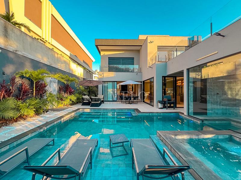 CASA DE ALTO PADR�O � VENDA | VISTA DEFINITIVA PARA A MATA ALPHAVILLE VESPASIANO 60