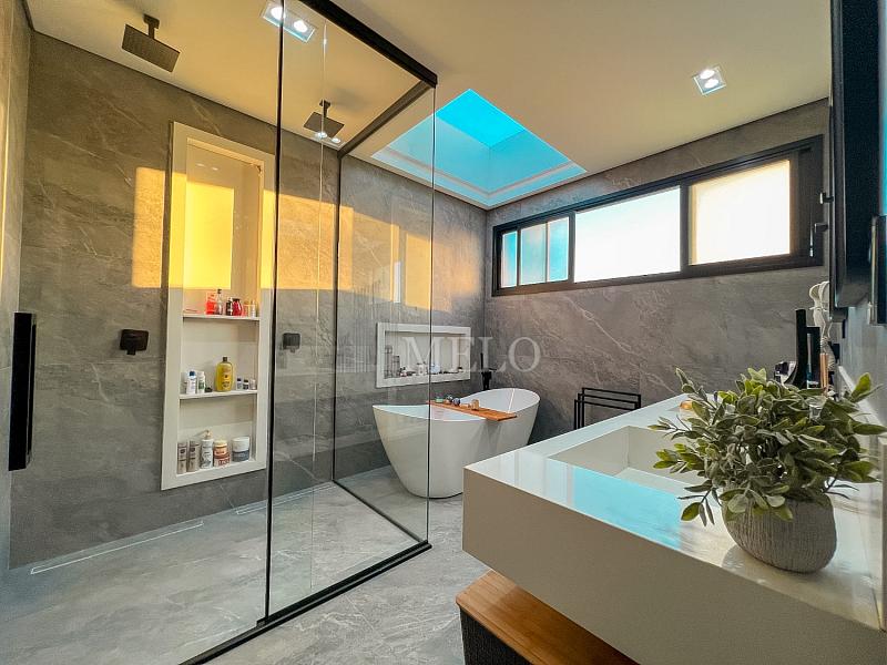 CASA DE ALTO PADR�O � VENDA | VISTA DEFINITIVA PARA A MATA ALPHAVILLE VESPASIANO 72