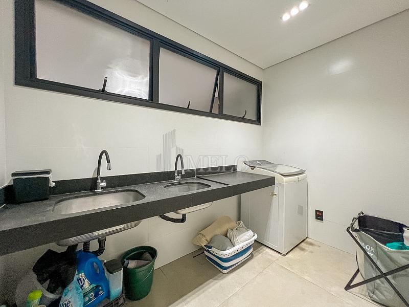 CASA DE ALTO PADR�O � VENDA | VISTA DEFINITIVA PARA A MATA ALPHAVILLE VESPASIANO 88