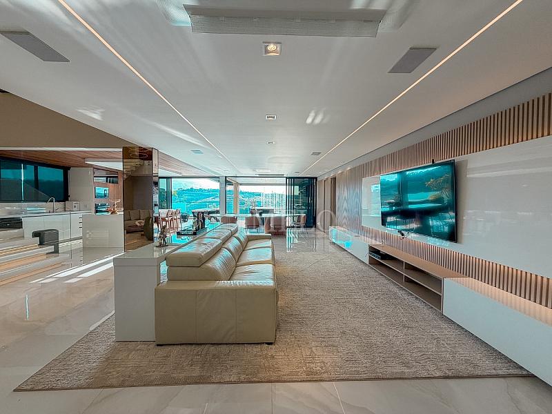 Uma casa que impressiona na chegada e conquista pela vista. 5