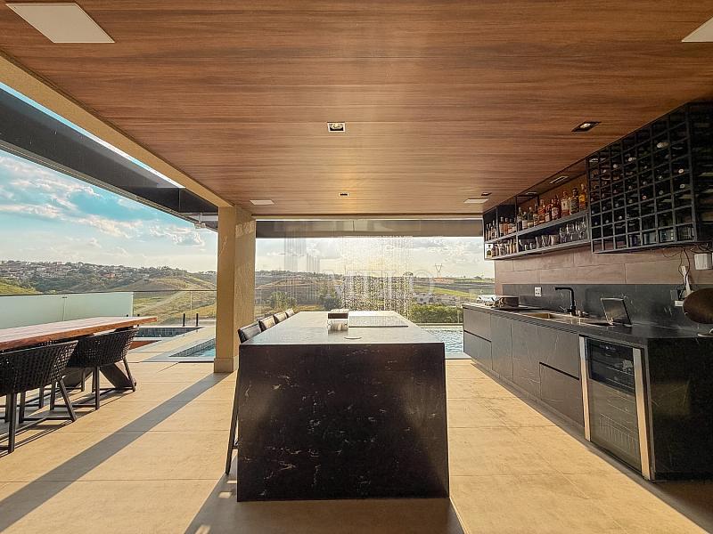 Uma casa que impressiona na chegada e conquista pela vista. 19