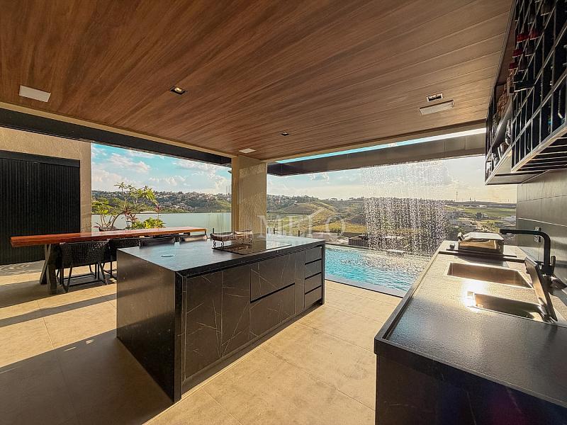 Uma casa que impressiona na chegada e conquista pela vista. 20