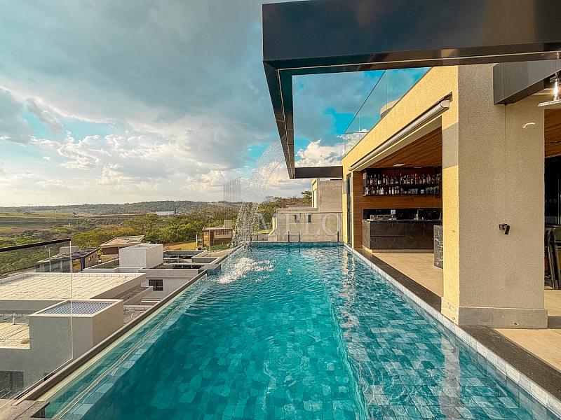 Uma casa que impressiona na chegada e conquista pela vista. 25