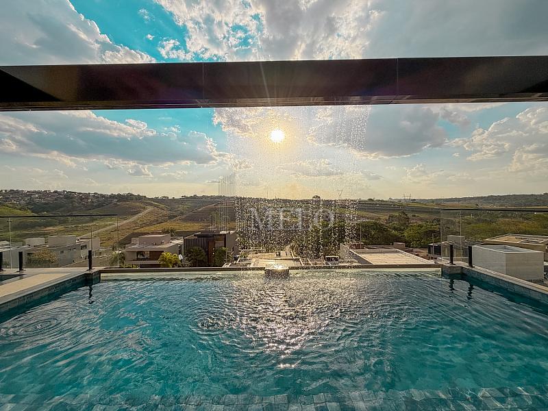 Uma casa que impressiona na chegada e conquista pela vista. 28